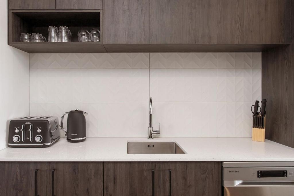 דירות כרייסטצ'רץ' Stylish Brand New Sunny 3Bdrm 3Bth Garage Sleeps 6 מראה חיצוני תמונה
